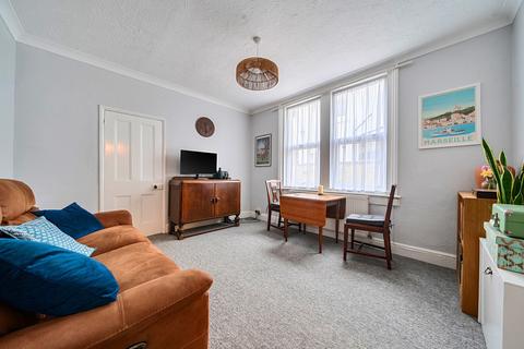 2 bedroom flat for sale, St Georges Road, Worthing, West Sussex, BN11
