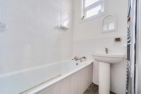 2 bedroom flat for sale, St Georges Road, Worthing, West Sussex, BN11