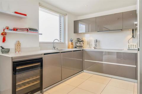 2 bedroom flat to rent, East Road, London N1