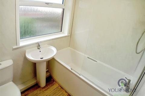 3 bedroom semi-detached house to rent, Greenfold Avenue, Bolton BL4