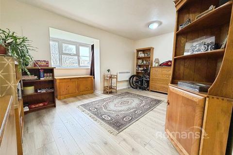 Studio for sale, Clarkes Drive, Uxbridge