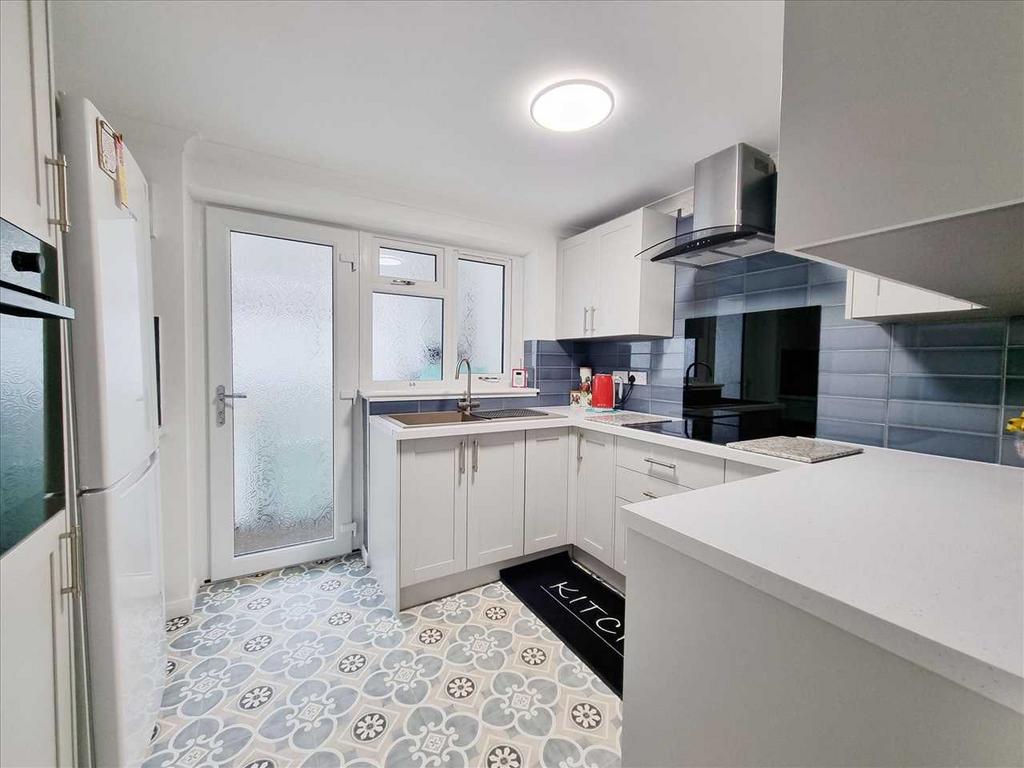 Kitchen: