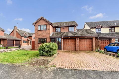 4 bedroom detached house for sale - Lillywhite Crescent, Andover