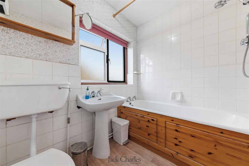 69 Higham Lane-9.jpg