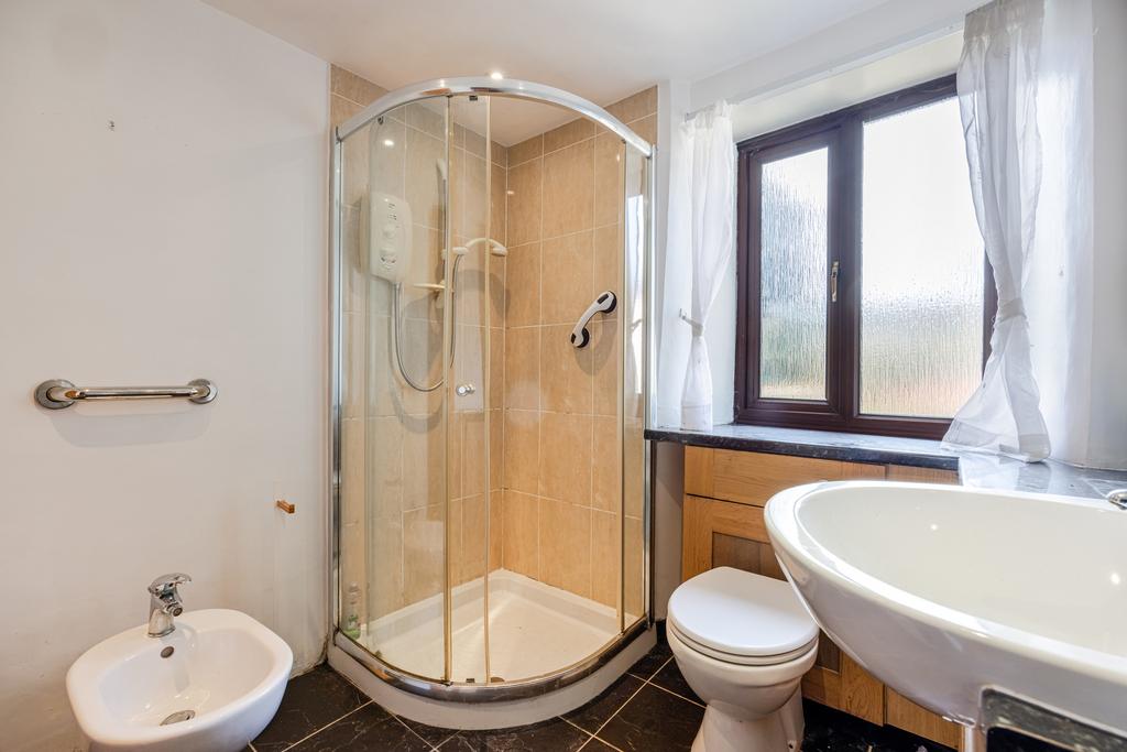 A24 - Avon House, Kingsbridge - 260304
