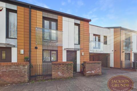 Knot Tiers Drive, Upton, NN5 4DA