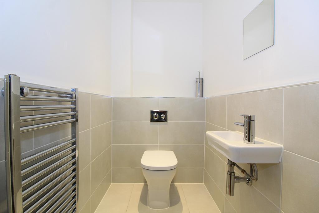 Cloakroom/wc