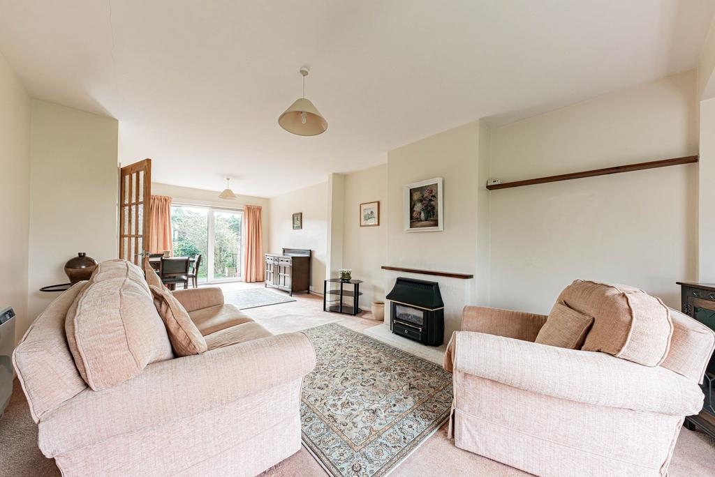 Living Room/Dining Room (1)