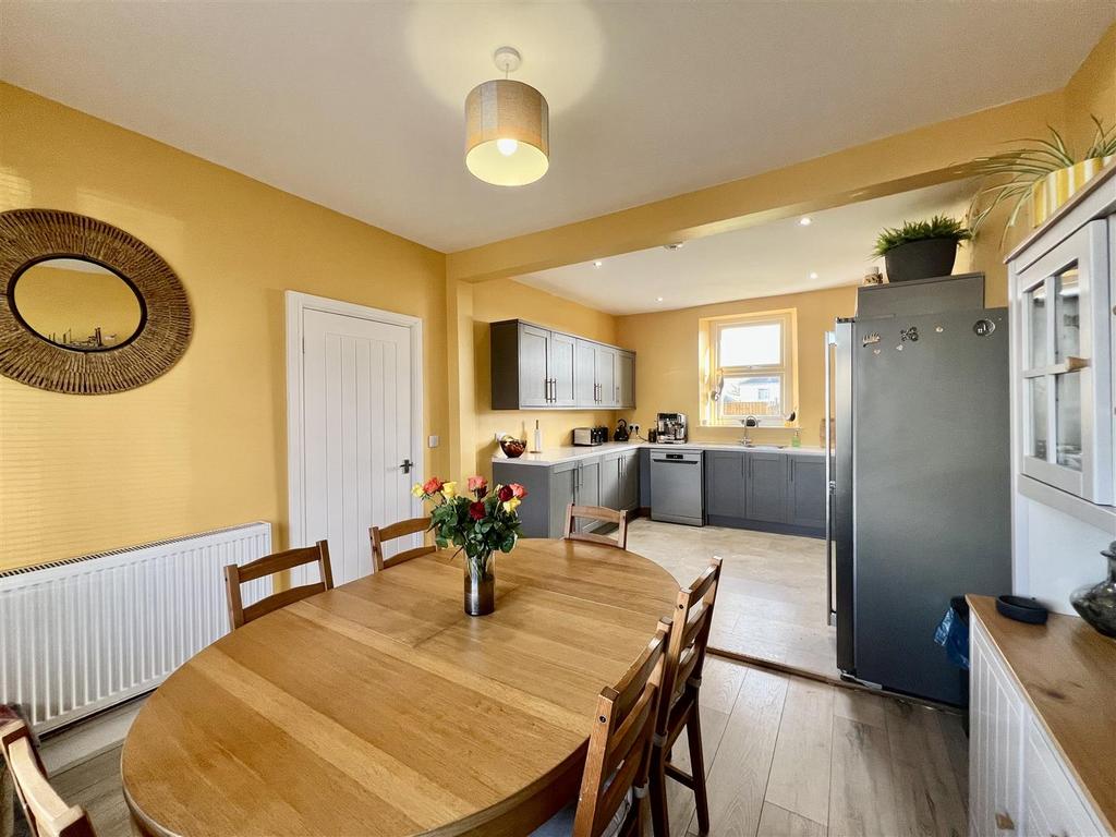Kitchen diner