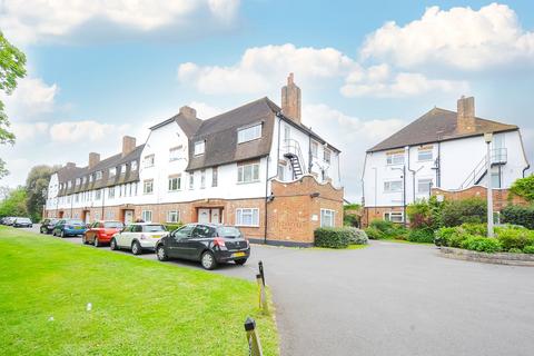 2 bedroom flat for sale, Park Road, Uxbridge, UB8