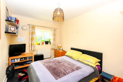 2 bedroom flat for sale, Park Road, Uxbridge, UB8