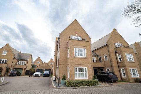 5 bedroom detached house for sale - Gunners Rise, Southend-on-Sea SS3