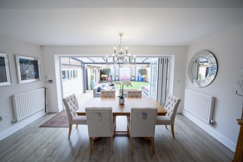 5 bedroom detached house for sale, Gunners Rise, Southend-on-Sea SS3