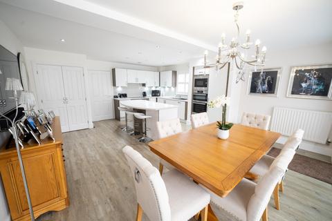 5 bedroom detached house for sale, Gunners Rise, Southend-on-Sea SS3