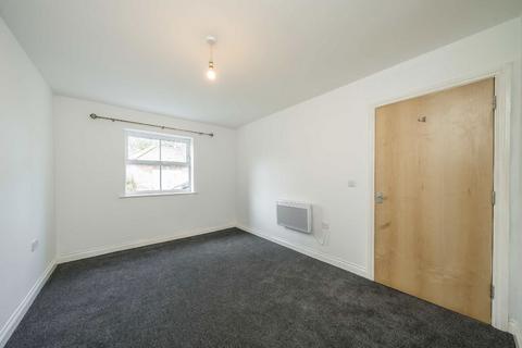 undefined, International Way, Sunbury-On-Thames TW16