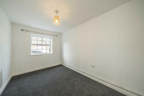 undefined, International Way, Sunbury-On-Thames TW16