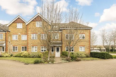 2 bedroom flat to rent, Kempton Court, Sunbury-On-Thames TW16