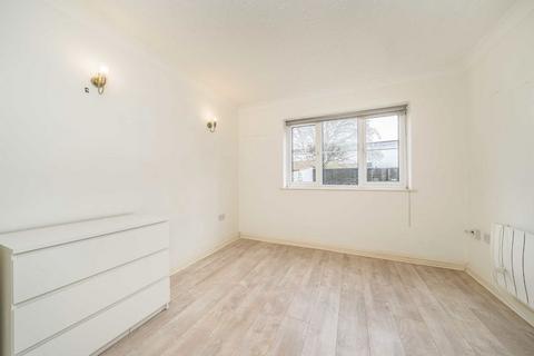 2 bedroom flat to rent, Kempton Court, Sunbury-On-Thames TW16