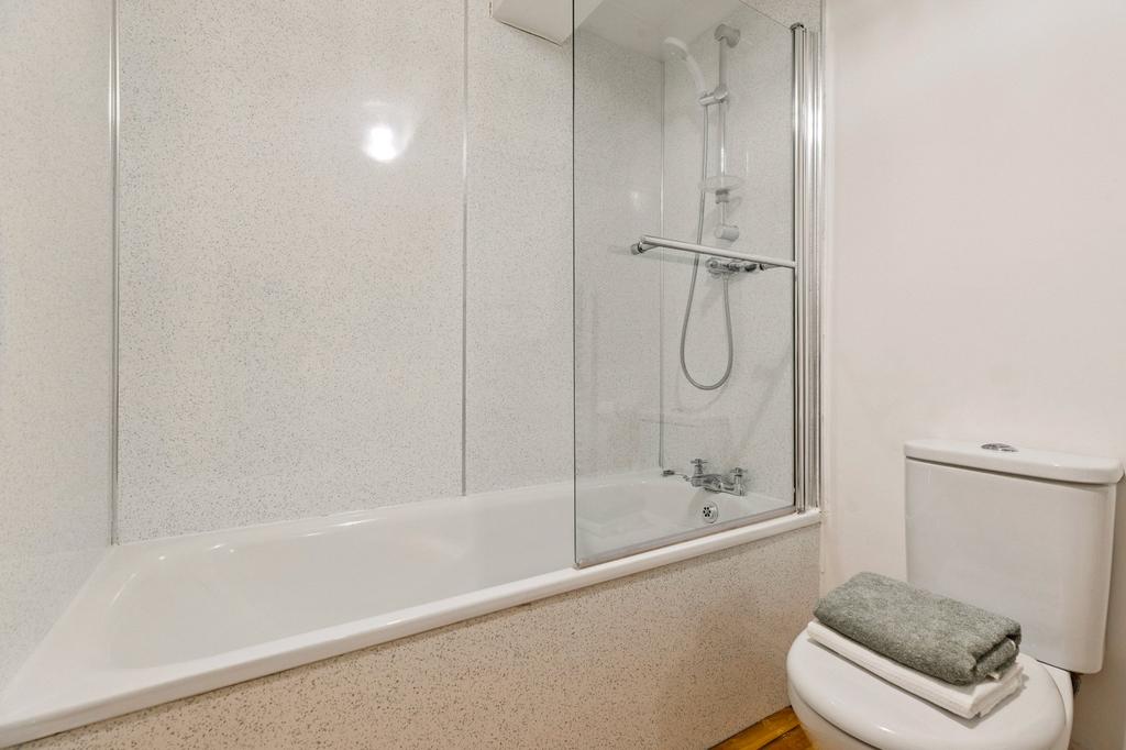 En Suite Bathroom