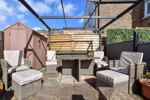 3 bedroom terraced house for sale, Heathfield Avenue, Dover CT16