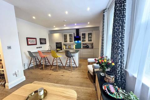 2 bedroom ground floor flat for sale, Trewhitt Road, Heaton, Newcastle upon Tyne, Tyne and Wear, NE6 5LU