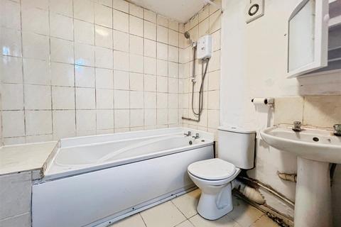 1 bedroom ground floor flat for sale - Lister Gardens, Bradford BD8