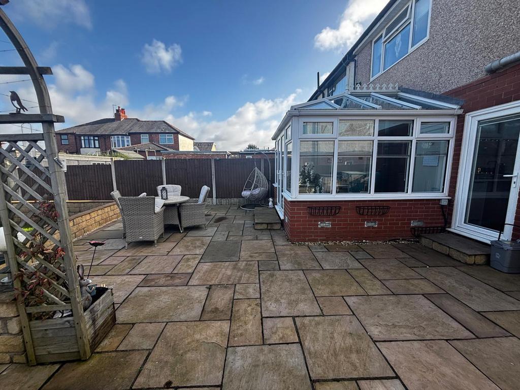 Rear garden paved area