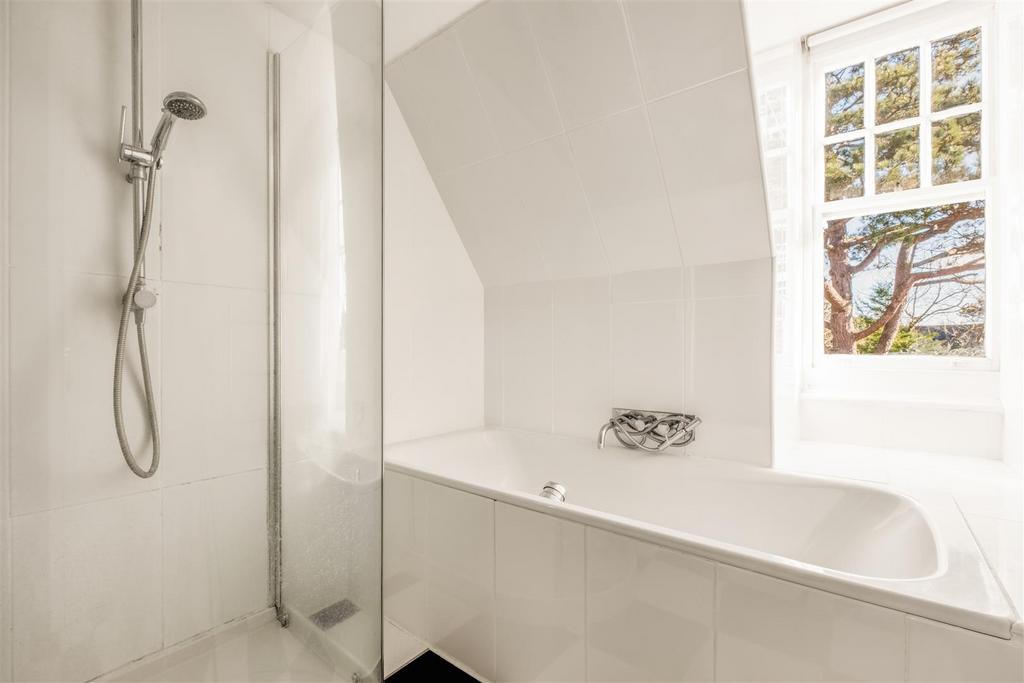 7a Barrowfield Drive-16.jpg