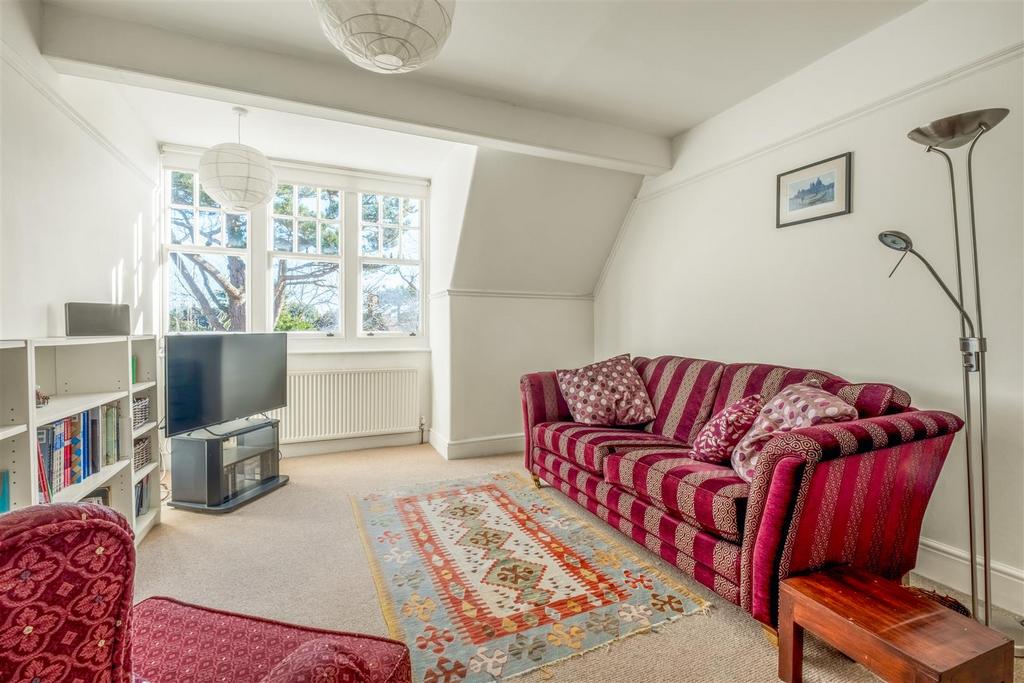 7a Barrowfield Drive-9.jpg