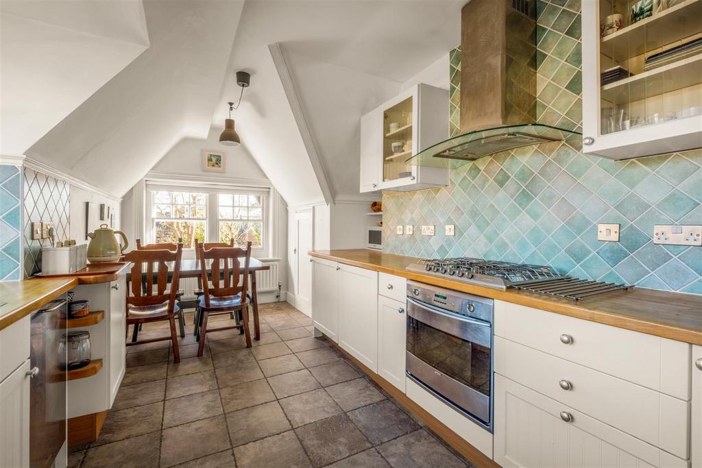 7a Barrowfield Drive-5.jpg