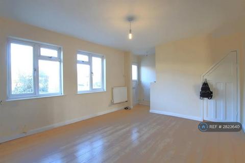 3 bedroom semi-detached house to rent, Beavers Lane, Hounslow, TW4