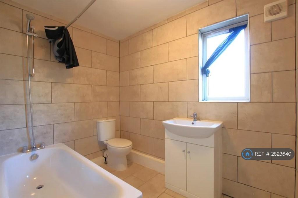 Family Bathroom Suite