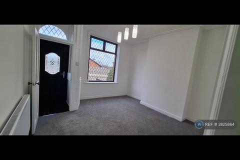 2 bedroom terraced house to rent, Mills Hill Road, Manchester, M24