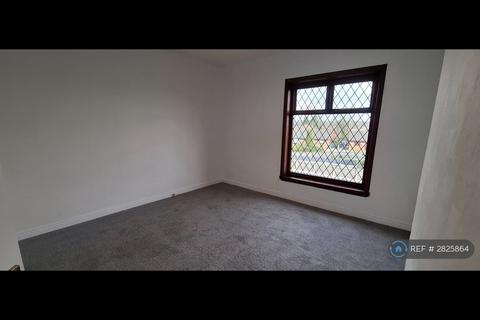 2 bedroom terraced house to rent, Mills Hill Road, Manchester, M24