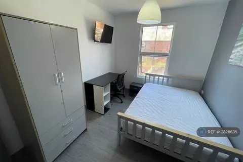 1 bedroom in a house share to rent,