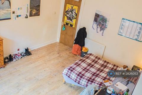 4 bedroom flat to rent, Willowbank Crescent, Glasgow, G3
