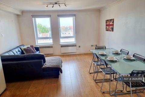 2 bedroom flat to rent, Mossbury Road, London, SW11