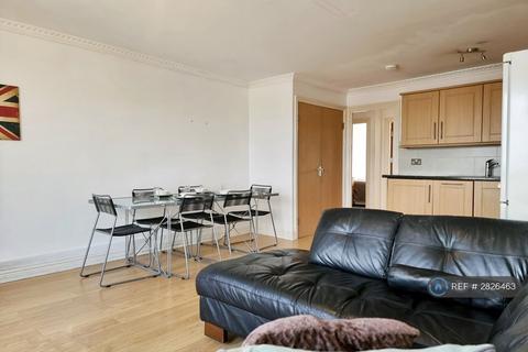 2 bedroom flat to rent, Mossbury Road, London, SW11