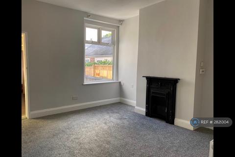 2 bedroom terraced house to rent, Basford Park Road, Newcastle-Under-Lyme, ST5