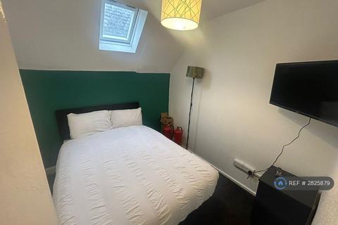 4 bedroom flat to rent, Beech Avenue, New Basford, Nottingham, NG7