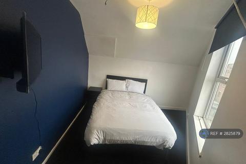 4 bedroom flat to rent, Beech Avenue, New Basford, Nottingham, NG7