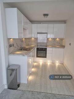 2 bedroom flat to rent, Curtis Drive, London, W3