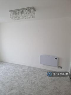 2 bedroom flat to rent, Curtis Drive, London, W3