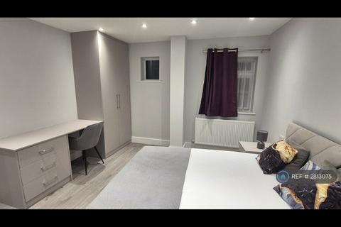undefined, Kempton Avenue, Northolt, UB5