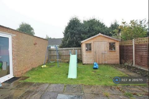 undefined, De Lara Way, Woking, GU21