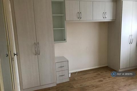 undefined, De Lara Way, Woking, GU21