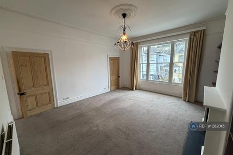 3 bedroom flat to rent, Kents Road, Torquay, TQ1