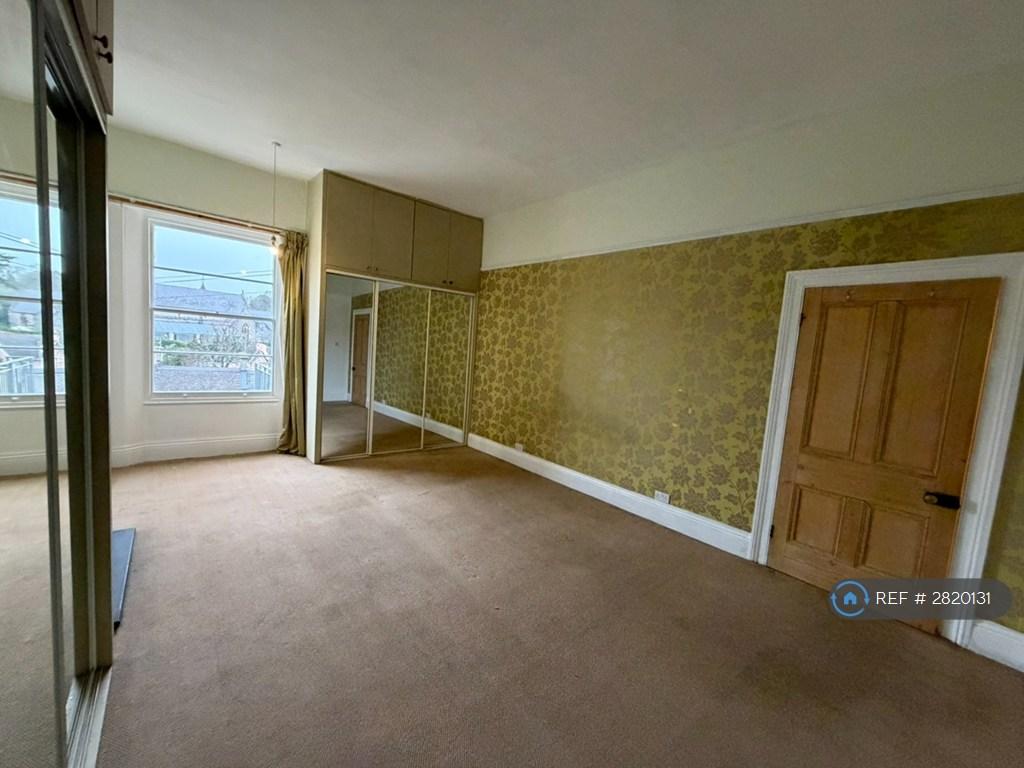 Bedroom 1 - View 1