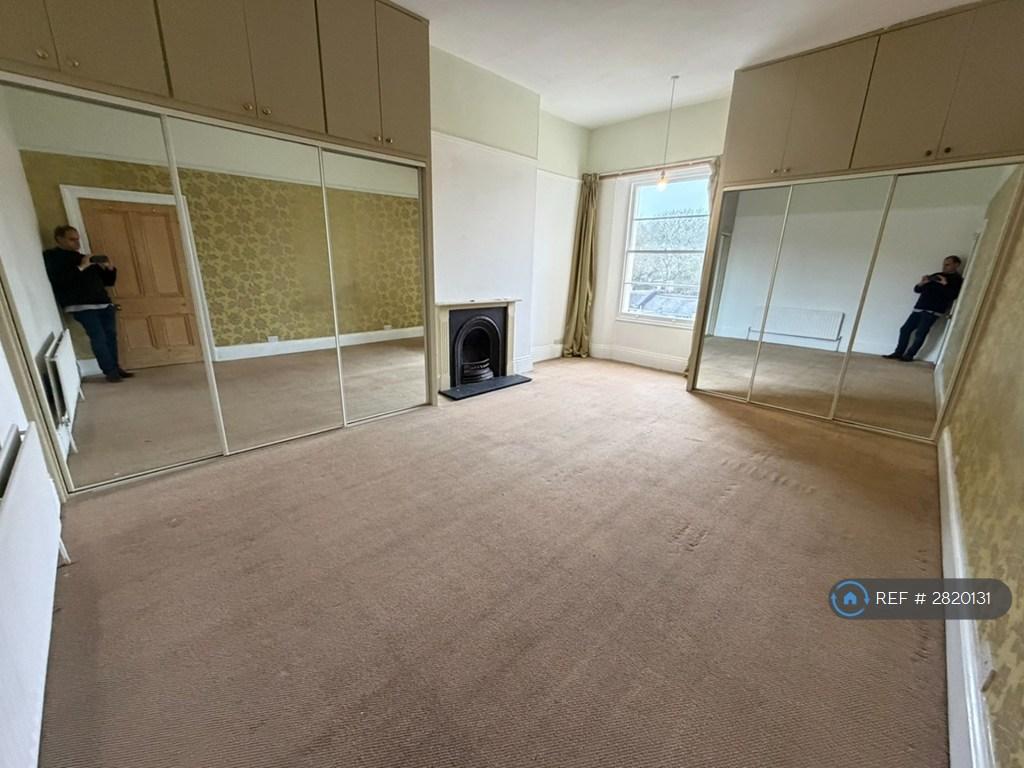 Bedroom 1 - View 2