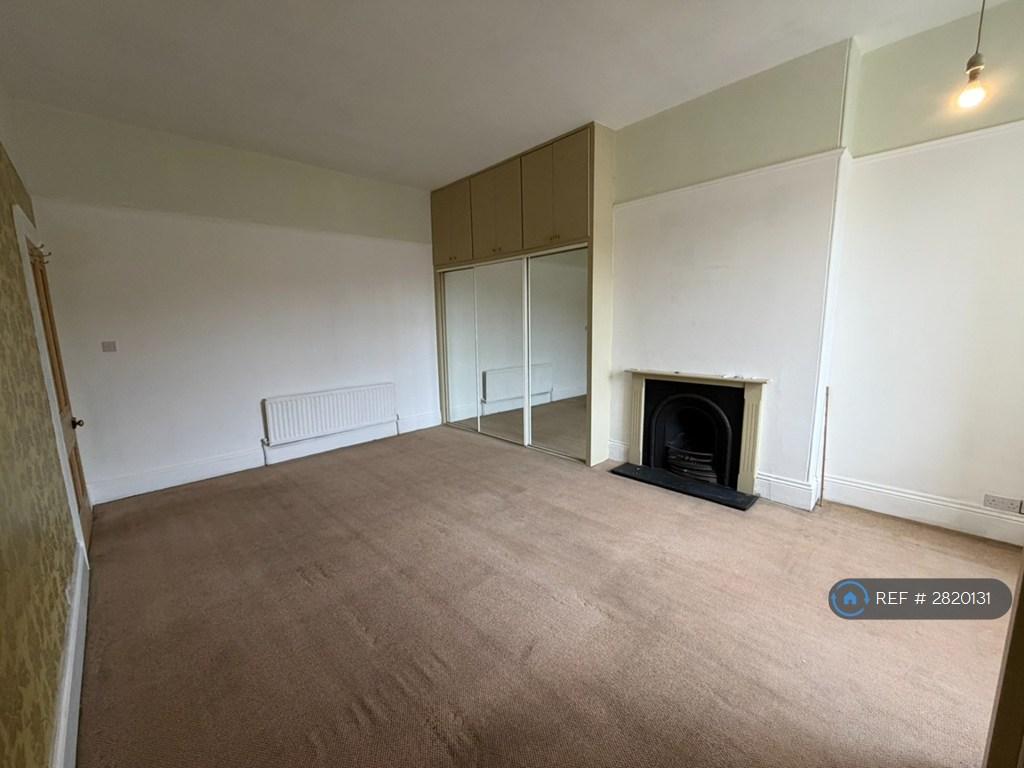 Bedroom 1 - View 3